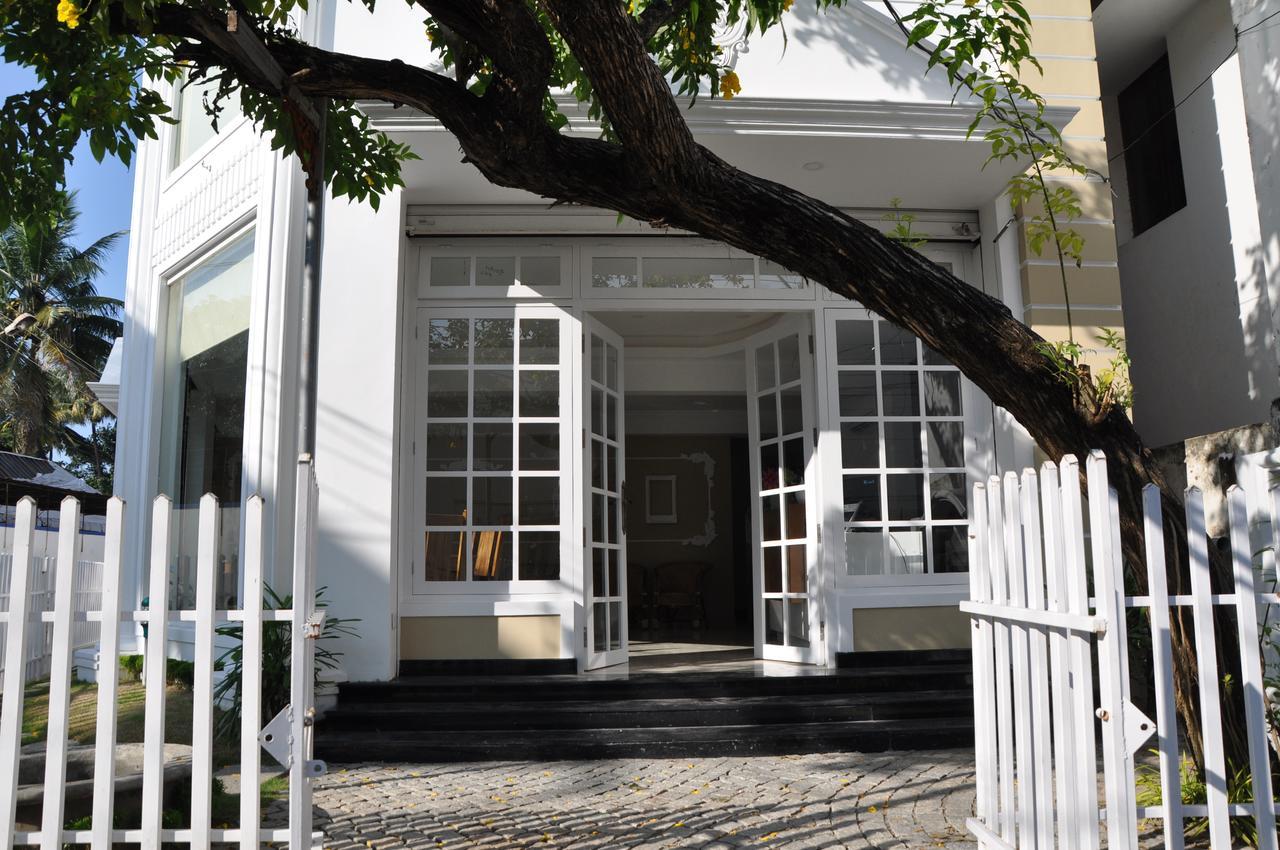 Daffodils Spice Court Hotel Kochi Exterior foto