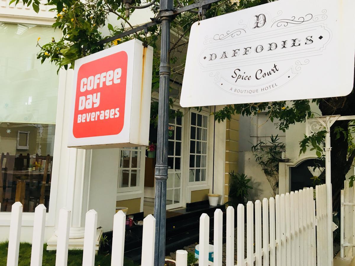 Daffodils Spice Court Hotel Kochi Exterior foto